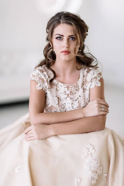 Portrait of the bride crying — Stock Photo, Image