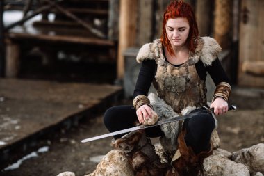 bir Viking kıyafeti, Kızıl saçlı bir kız portresi.