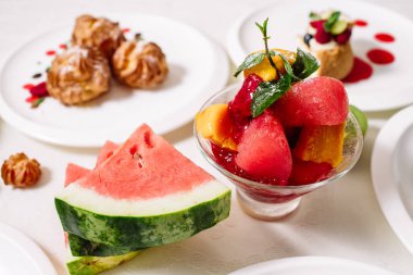 Süzme peynirli gözleme ayı, seçici odak gibi. Ev yapımı, organik, sağlıklı bebek gıdaları ilgili hikaye için vurdu.