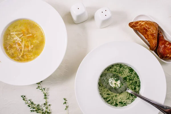 tavuk suyu otlar ile