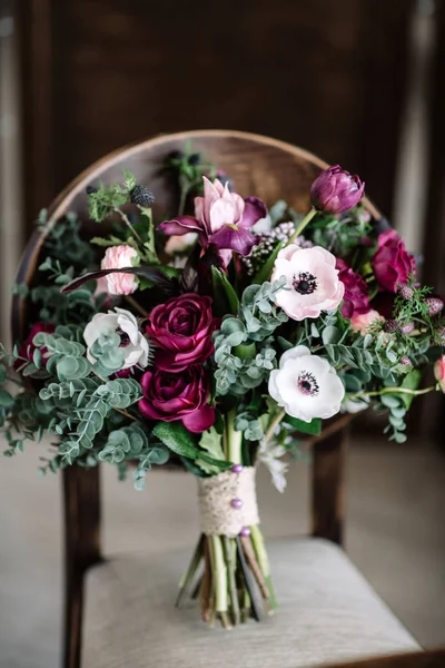 Düğün buketi. Gelinin çiçekleri