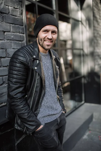 Young bearded hipster man. facial profile. — Stock Photo, Image