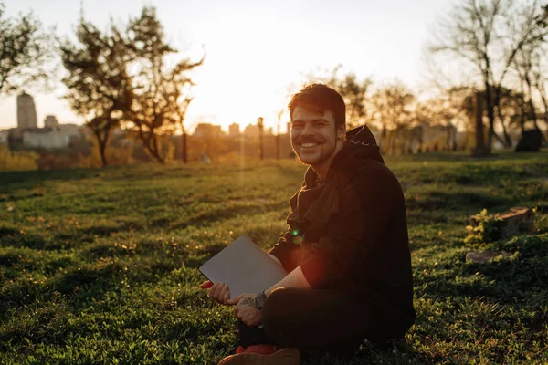 Handsome Bearded Man Sitting Grass Sun His Laptop — Stock Photo, Image
