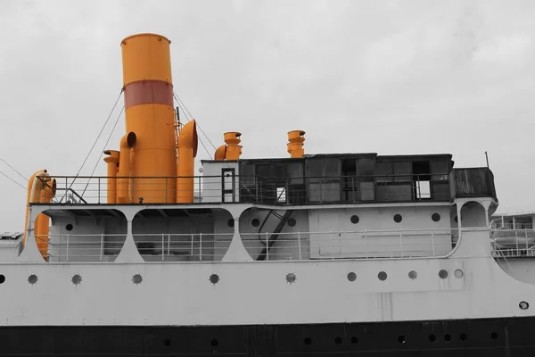 An old ship with yellow chimneys. — Stock Photo, Image