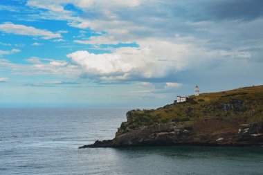 Tepedeki deniz feneri Güzel manzaralı