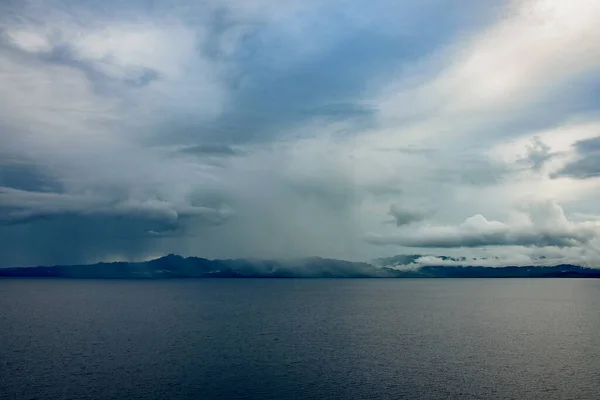 Lloviendo Mar Hermoso Fondo — Foto de Stock