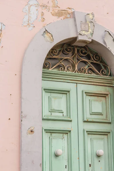 Abblätternde Farbe Tür — Stockfoto