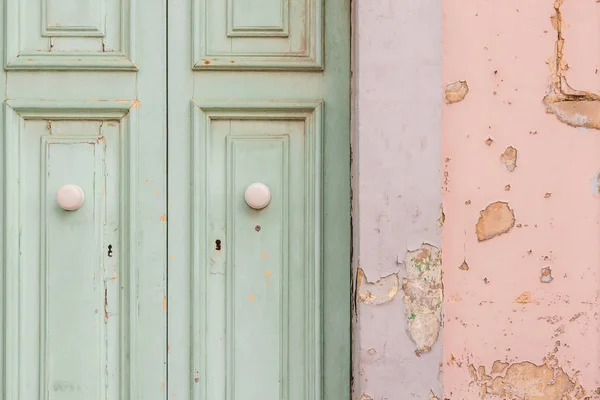 Abblätternde Farbe Tür — Stockfoto