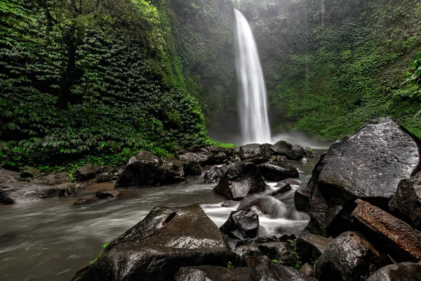 Nung Nung Şelalesi Gianyar Bali