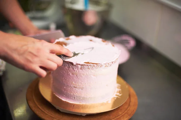 Cake cooking process — Stock Photo, Image