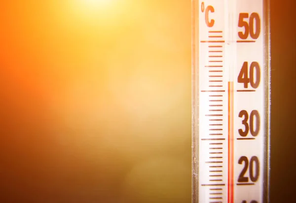 Termometro che mostra per alte temperature — Foto Stock