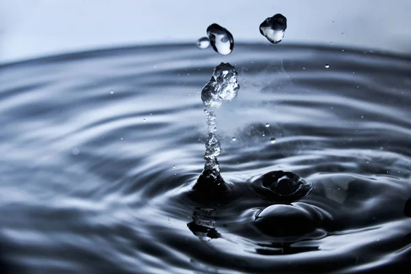 Boiling Water Splash Steam Blue Background Closeup — Stock Photo, Image