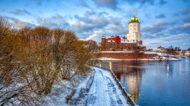 Vyborg. - Rusya. Adadaki kale. Kış başları.