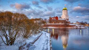 Vyborg. - Rusya. Adadaki kale. Kış başları.
