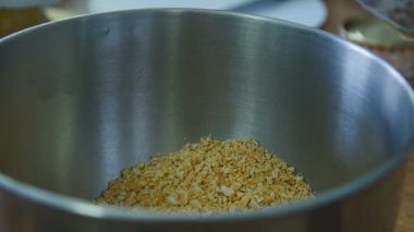 çikolata ve fıstık kremalı pasta