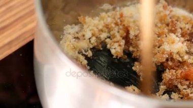 Aşçı şeker çöl hazırlar