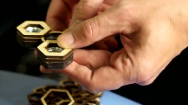 Adam derleme ahşap spinner