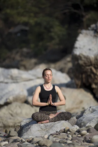 Amazing beautiful young woman does yoga. — Stock Photo, Image