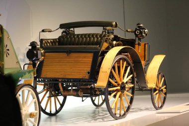 eski ve yeni arabalar