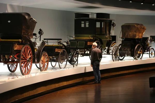 eski ve yeni arabalar