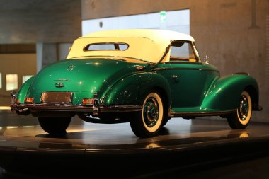 eski ve yeni arabalar