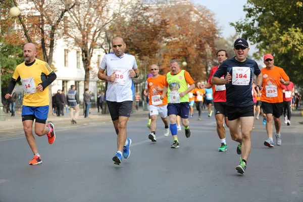 Jovens a correr . — Fotografia de Stock