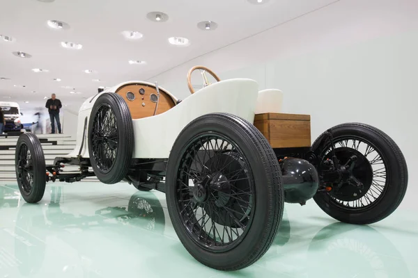 Exterior e exposições do Museu Porsche . — Fotografia de Stock