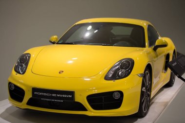 Dış ve Porsche Müzesi sergiler.