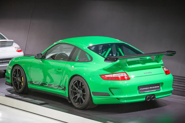 Dış ve Porsche Müzesi sergiler.