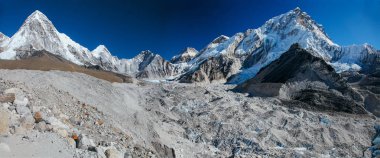 Şaşırtıcı Dağları Himalayalar - Nepal üzerinde.