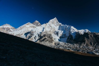 Şaşırtıcı Dağları Himalayalar - Nepal üzerinde.