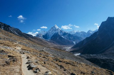 Şaşırtıcı Dağları Himalayalar - Nepal üzerinde.