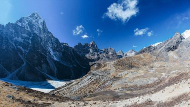 Şaşırtıcı Dağları Himalayalar - Nepal üzerinde.