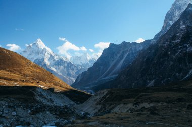 Şaşırtıcı Dağları Himalayalar - Nepal üzerinde.