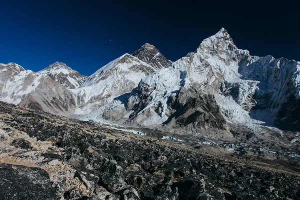Şaşırtıcı Dağları Himalayalar - Nepal üzerinde.