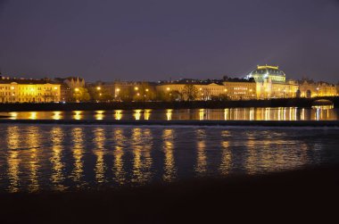 Prag gece manzarası. Çek Cumhuriyeti