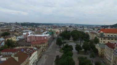Lviv Merkezi Liberty Avenue üzerinde uçuş