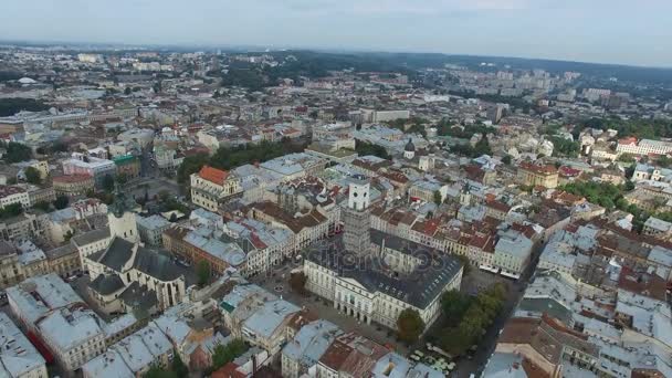 Voo sobre o centro de Lviv — Vídeo de Stock