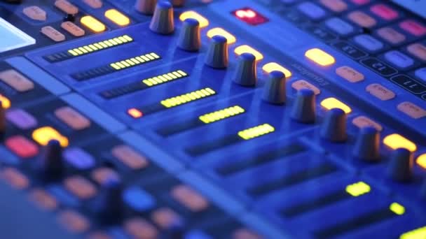 Audio mixer working on rock concert — Stock Video