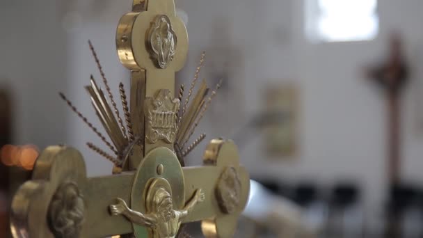 Orthodox cross with Jesus Christ crucifixion in church — Stock Video