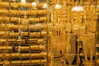 Gösteri-pencere altın süslemeli