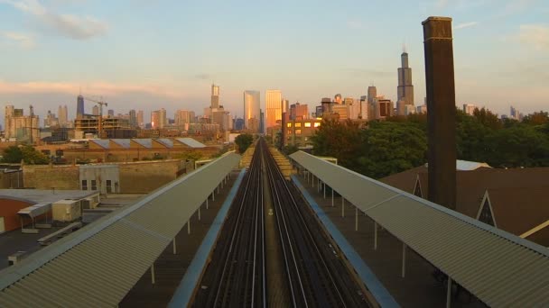 Chicago cityscape centro e trem de metrô — Vídeo de Stock