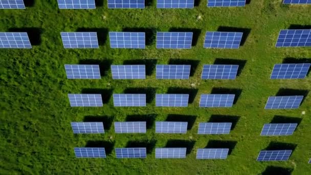 Solar panels farm field of green renewable energy — Stock Video