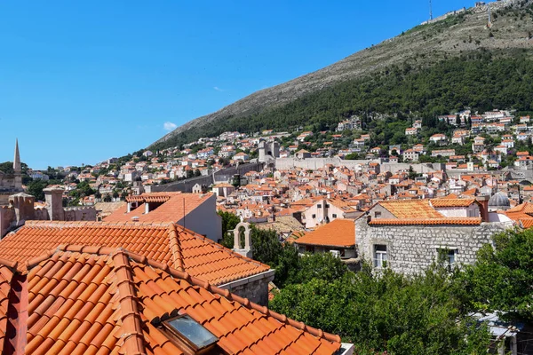 Střechy a stěny Dubrovnik, Chorvatsko — Stock fotografie