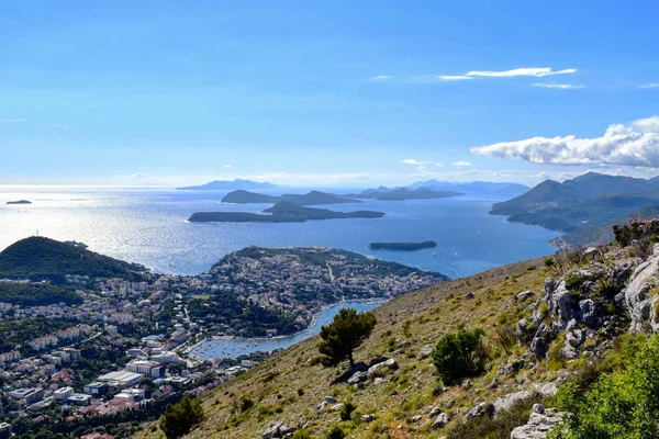 Paisaje insular sobre Dubrovnik, Croacia — Foto de Stock