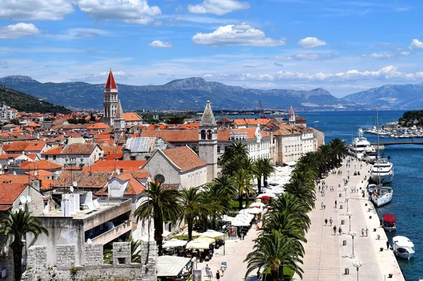 Pohled na Trogir promenáda, Chorvatsko — Stock fotografie