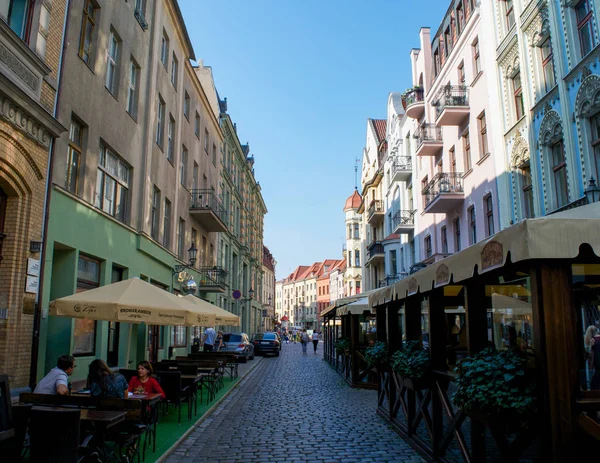 Torun Poland Circa September 2016 Unidentified People Walk Outdoor Seating — Stock Photo, Image