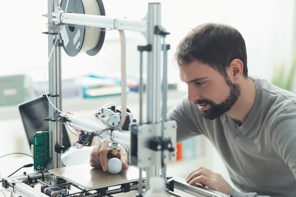 3D-utskrifter i laboratoriet — Stockfoto