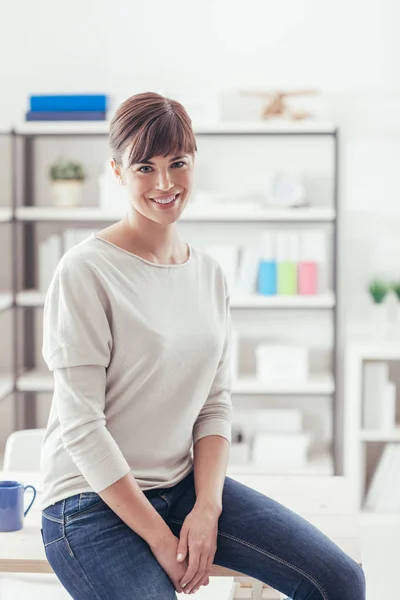 Young woman posing in her office — Stock Photo, Image
