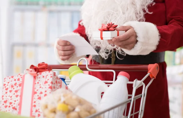 Αϊ-Βασίλη να κάνει χριστουγεννιάτικα ψώνια — Φωτογραφία Αρχείου